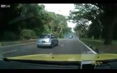 Video: Tác hại khi rơi đồ giữa đường